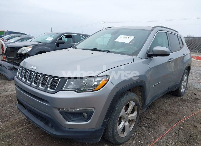 Photo 2 of 2018 Jeep Compass LATITUDE FWD (VIN 3C4NJCBB8JT134052)