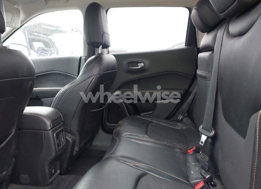 Photo 5 of 2018 Jeep Compass LATITUDE FWD (VIN 3C4NJCBB8JT134052)