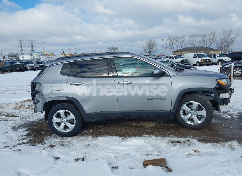 Photo 14 of 2018 Jeep Compass LATITUDE FWD (VIN 3C4NJCBB8JT272416)