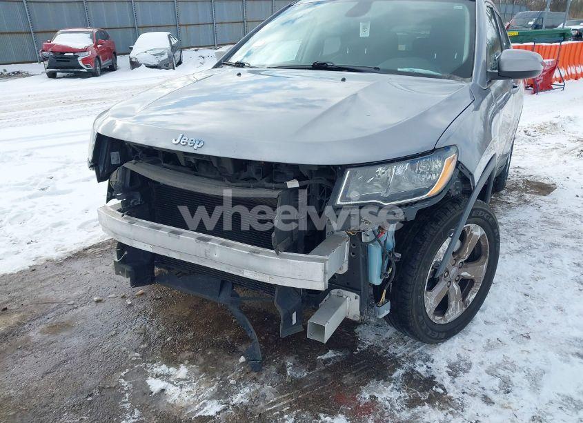 Photo 6 of 2018 Jeep Compass LATITUDE FWD (VIN 3C4NJCBB8JT272416)