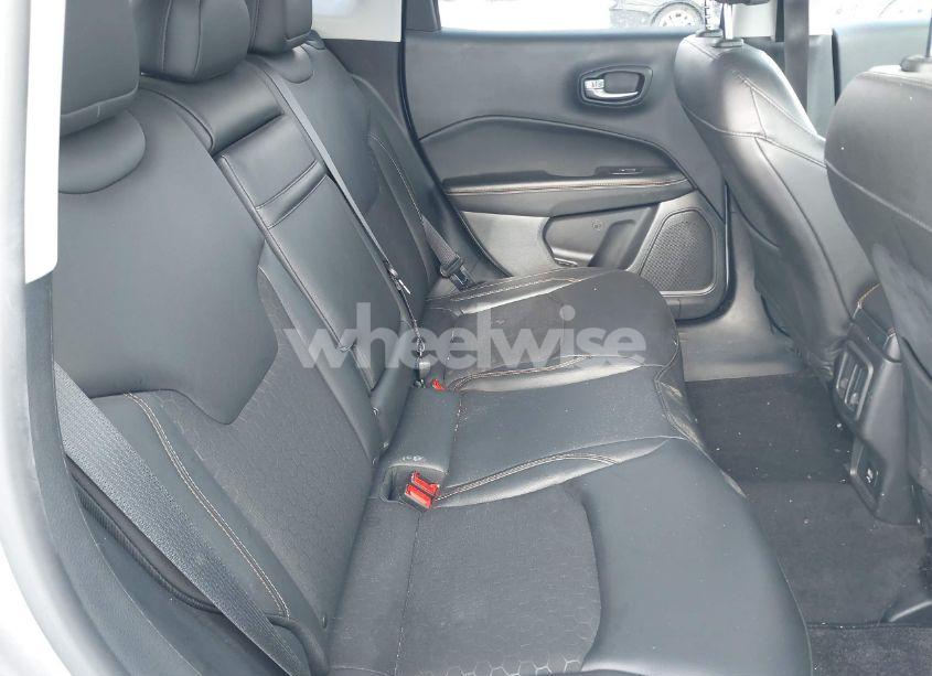 Photo 8 of 2018 Jeep Compass LATITUDE FWD (VIN 3C4NJCBB8JT272416)