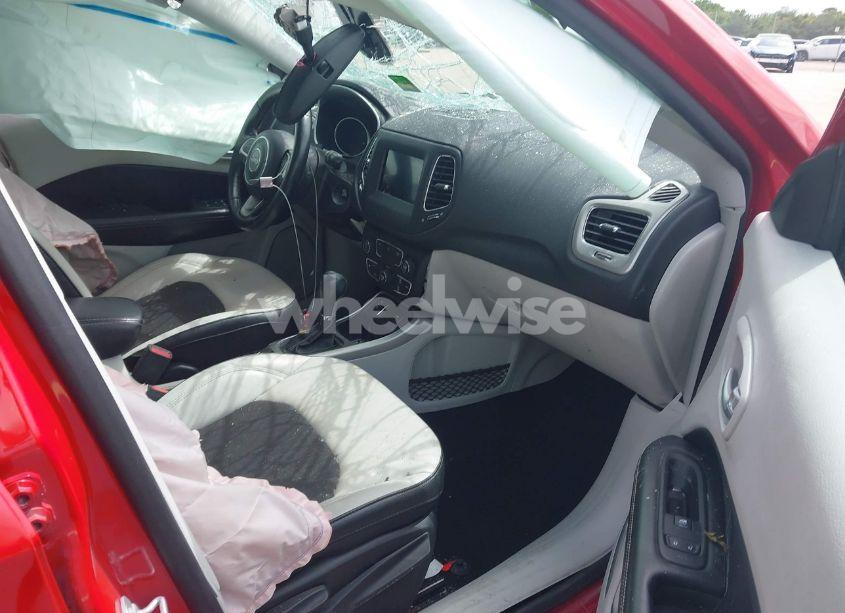 Photo 5 of 2019 Jeep Compass SUN AND WHEEL FWD (VIN 3C4NJCBB8KT843811)