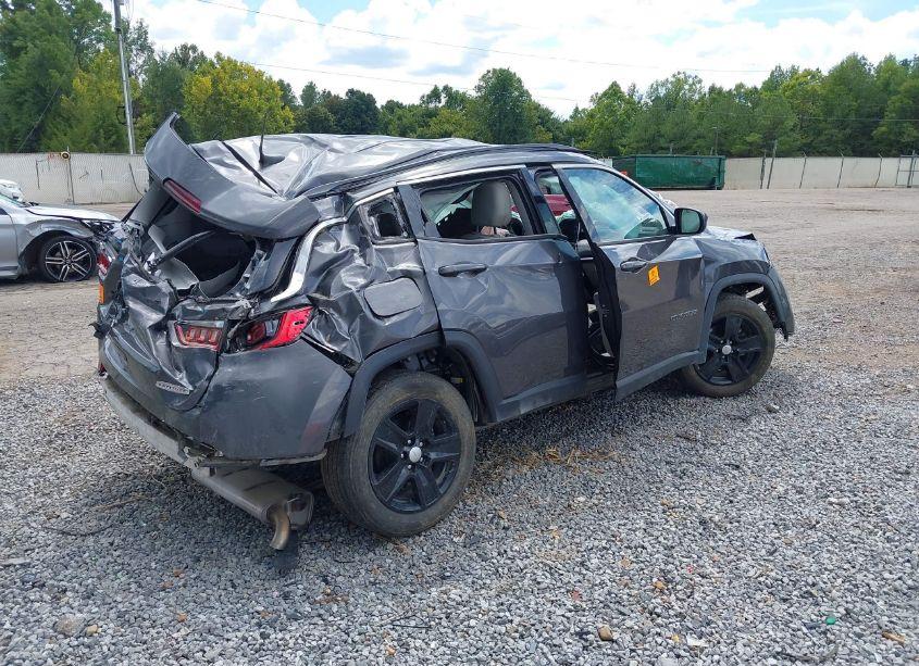 Photo 4 of 2022 Jeep Compass LATITUDE FWD (VIN 3C4NJCBB8NT119573)