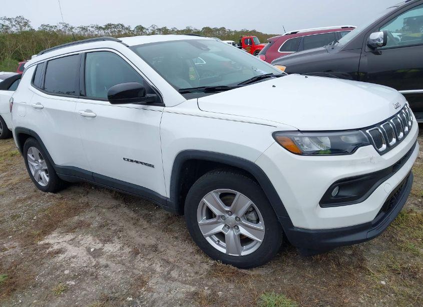 2022 Jeep Compass LATITUDE FWD (VIN 3C4NJCBB8NT228857) main photo