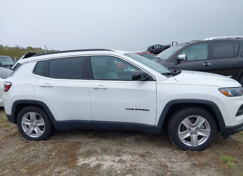 Photo 13 of 2022 Jeep Compass LATITUDE FWD (VIN 3C4NJCBB8NT228857)