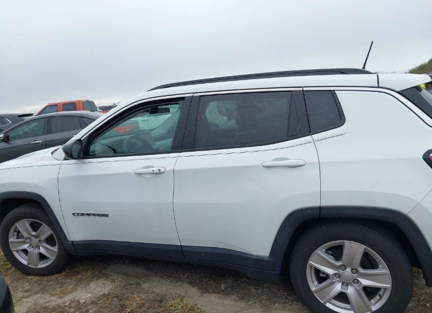 Photo 14 of 2022 Jeep Compass LATITUDE FWD (VIN 3C4NJCBB8NT228857)