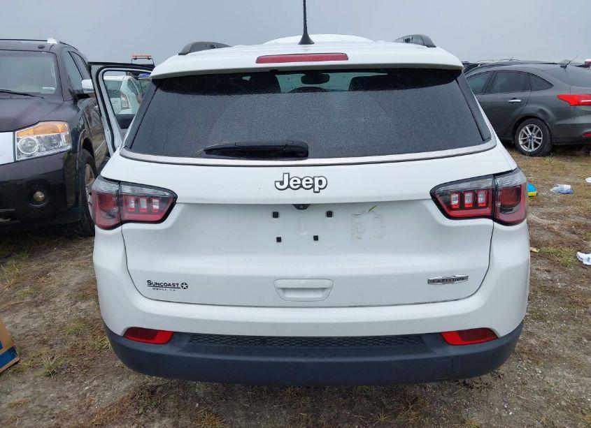 Photo 6 of 2022 Jeep Compass LATITUDE FWD (VIN 3C4NJCBB8NT228857)