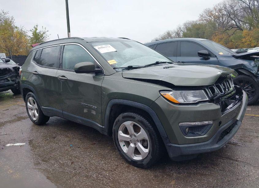 Photo 13 of 2018 Jeep Compass LATITUDE FWD (VIN 3C4NJCBB9JT233611)