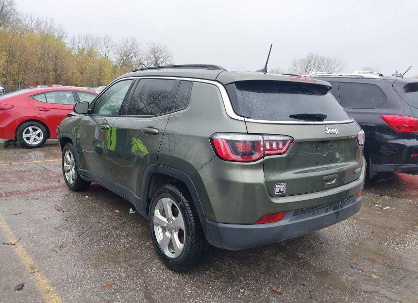Photo 3 of 2018 Jeep Compass LATITUDE FWD (VIN 3C4NJCBB9JT233611)