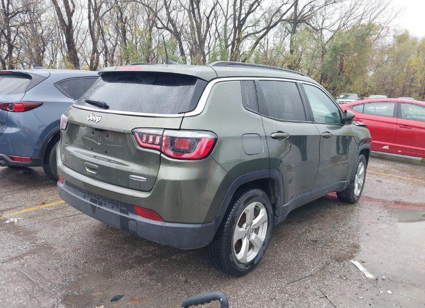 Photo 4 of 2018 Jeep Compass LATITUDE FWD (VIN 3C4NJCBB9JT233611)