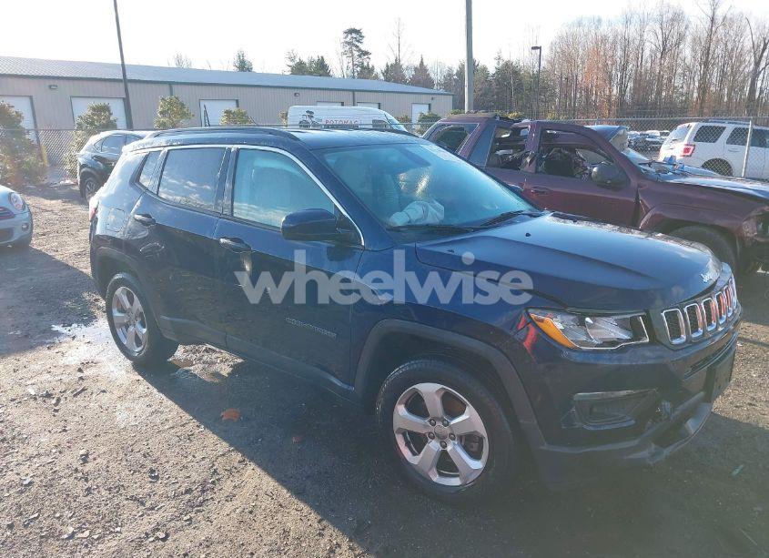 2018 Jeep Compass LATITUDE FWD (VIN 3C4NJCBB9JT368863) main photo