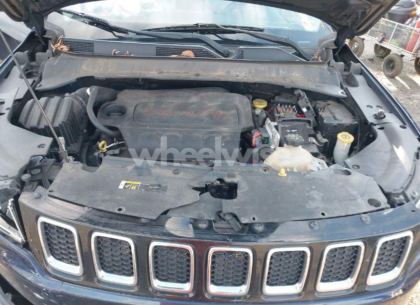 Photo 10 of 2018 Jeep Compass LATITUDE FWD (VIN 3C4NJCBB9JT368863)
