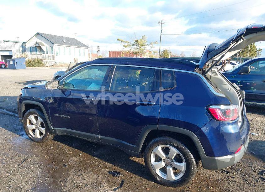 Photo 3 of 2018 Jeep Compass LATITUDE FWD (VIN 3C4NJCBB9JT368863)