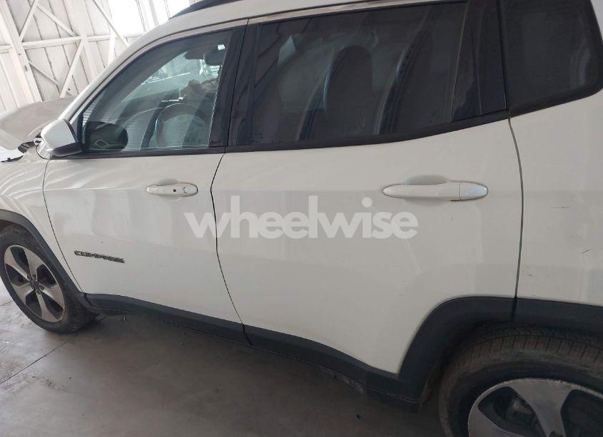 Photo 14 of 2019 Jeep Compass LATITUDE FWD (VIN 3C4NJCBB9KT654889)