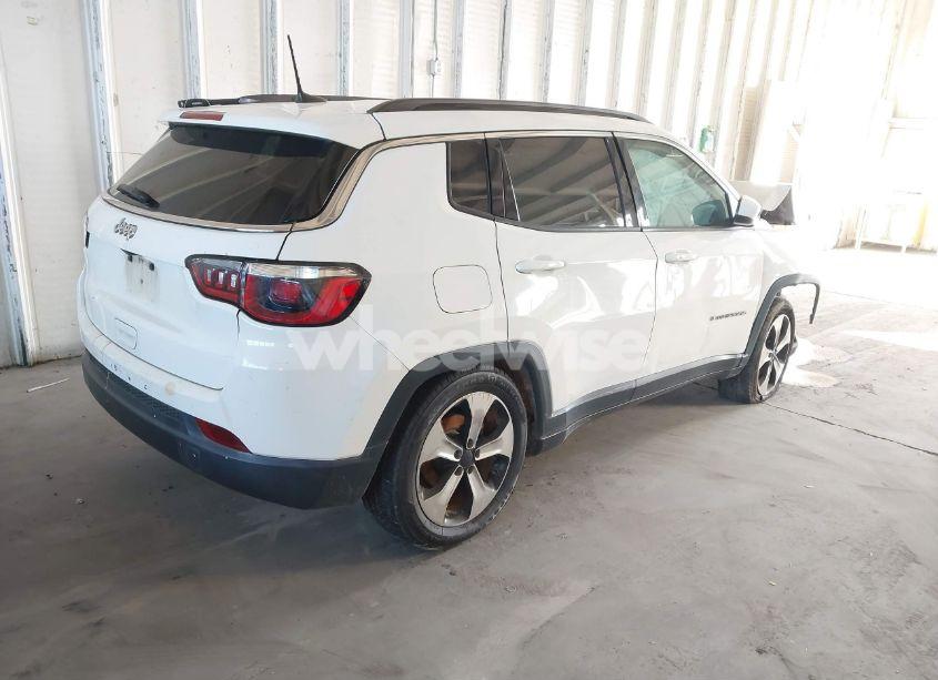 Photo 4 of 2019 Jeep Compass LATITUDE FWD (VIN 3C4NJCBB9KT654889)