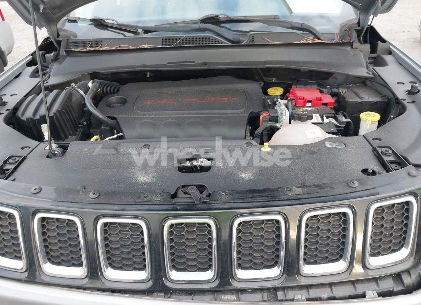 Photo 10 of 2019 Jeep Compass LATITUDE FWD (VIN 3C4NJCBB9KT686242)