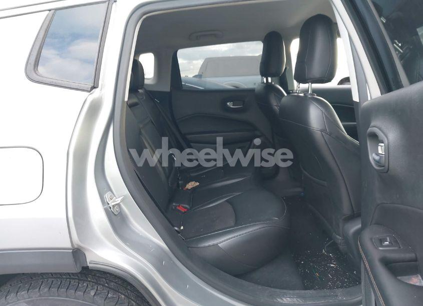 Photo 8 of 2019 Jeep Compass LATITUDE FWD (VIN 3C4NJCBB9KT686242)