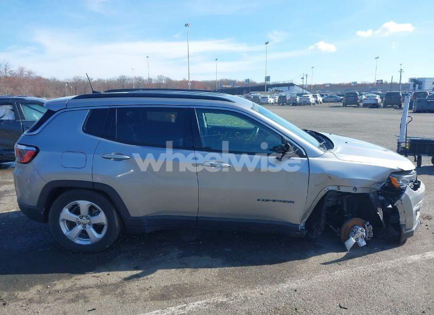 Photo 13 of 2019 Jeep Compass LATITUDE FWD (VIN 3C4NJCBB9KT736881)
