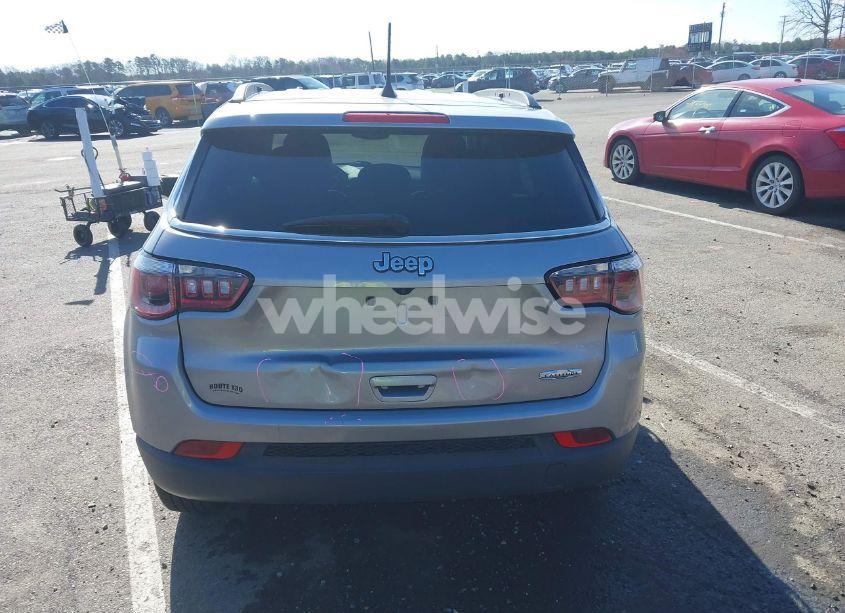 Photo 16 of 2019 Jeep Compass LATITUDE FWD (VIN 3C4NJCBB9KT736881)