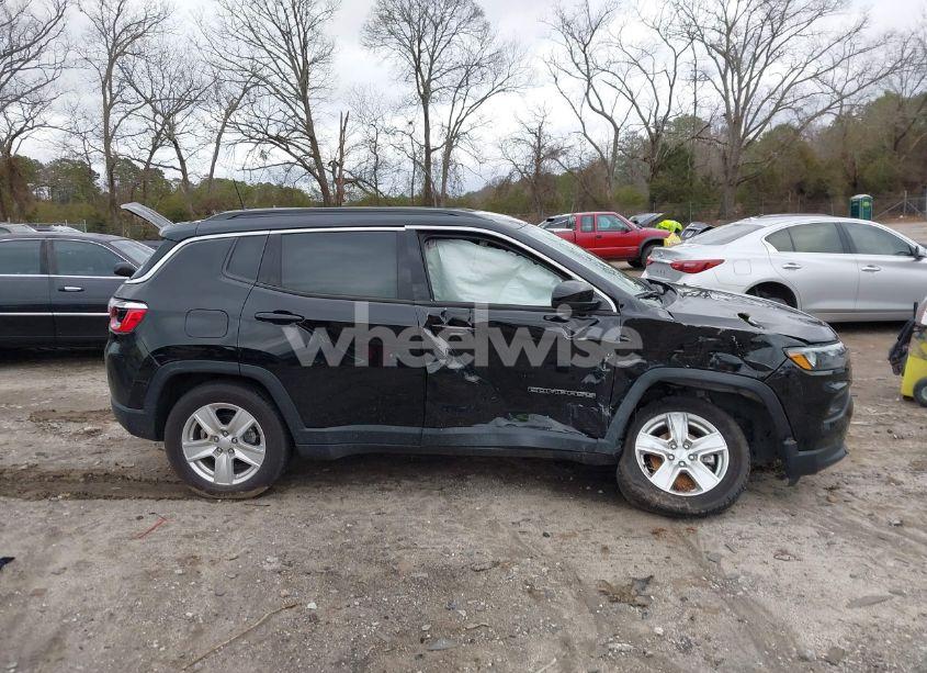 Photo 13 of 2022 Jeep Compass LATITUDE FWD (VIN 3C4NJCBB9NT182570)