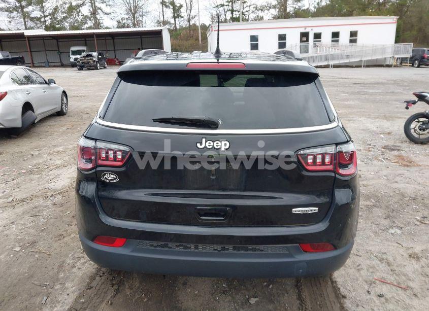 Photo 16 of 2022 Jeep Compass LATITUDE FWD (VIN 3C4NJCBB9NT182570)
