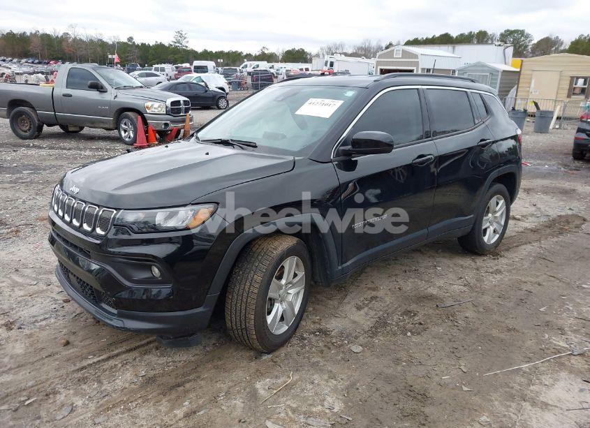 Photo 2 of 2022 Jeep Compass LATITUDE FWD (VIN 3C4NJCBB9NT182570)