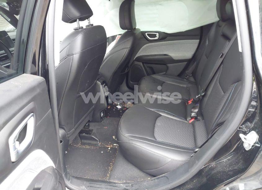 Photo 8 of 2022 Jeep Compass LATITUDE FWD (VIN 3C4NJCBB9NT182570)