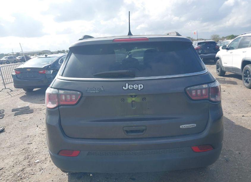 Photo 16 of 2018 Jeep Compass LATITUDE FWD (VIN 3C4NJCBBXJT102848)