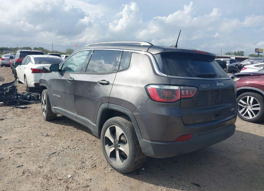 Photo 3 of 2018 Jeep Compass LATITUDE FWD (VIN 3C4NJCBBXJT102848)