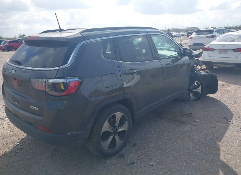 Photo 4 of 2018 Jeep Compass LATITUDE FWD (VIN 3C4NJCBBXJT102848)