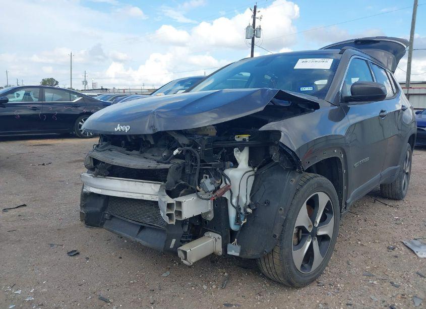 Photo 6 of 2018 Jeep Compass LATITUDE FWD (VIN 3C4NJCBBXJT102848)