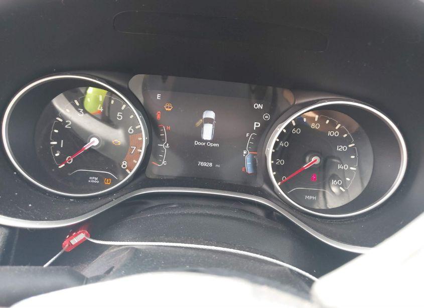 Photo 7 of 2018 Jeep Compass LATITUDE FWD (VIN 3C4NJCBBXJT102848)