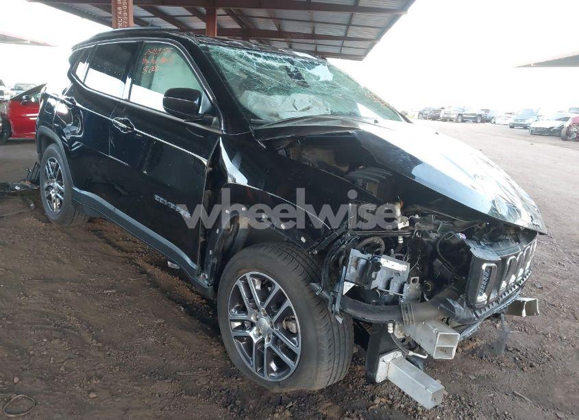 2018 Jeep Compass LATITUDE FWD (VIN 3C4NJCBBXJT467997) main photo