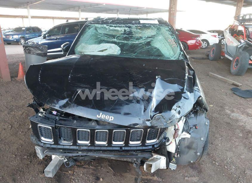 Photo 13 of 2018 Jeep Compass LATITUDE FWD (VIN 3C4NJCBBXJT467997)