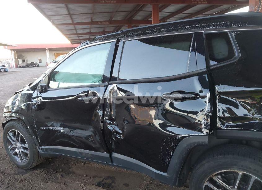 Photo 15 of 2018 Jeep Compass LATITUDE FWD (VIN 3C4NJCBBXJT467997)