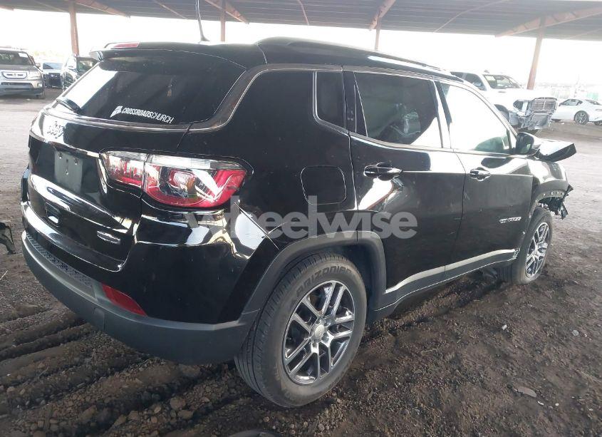 Photo 4 of 2018 Jeep Compass LATITUDE FWD (VIN 3C4NJCBBXJT467997)