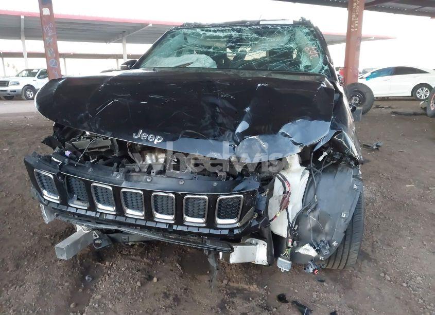 Photo 6 of 2018 Jeep Compass LATITUDE FWD (VIN 3C4NJCBBXJT467997)