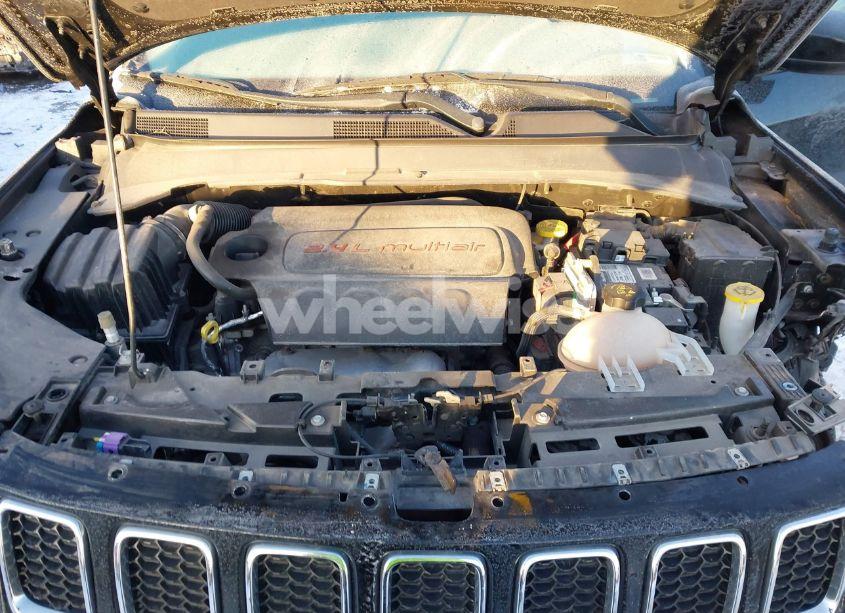 Photo 10 of 2018 Jeep Compass LATITUDE FWD (VIN 3C4NJCBBXJT487733)