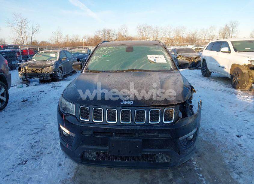 Photo 12 of 2018 Jeep Compass LATITUDE FWD (VIN 3C4NJCBBXJT487733)