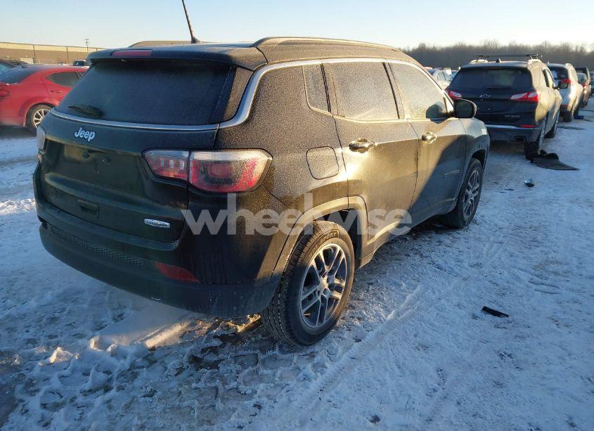 Photo 4 of 2018 Jeep Compass LATITUDE FWD (VIN 3C4NJCBBXJT487733)