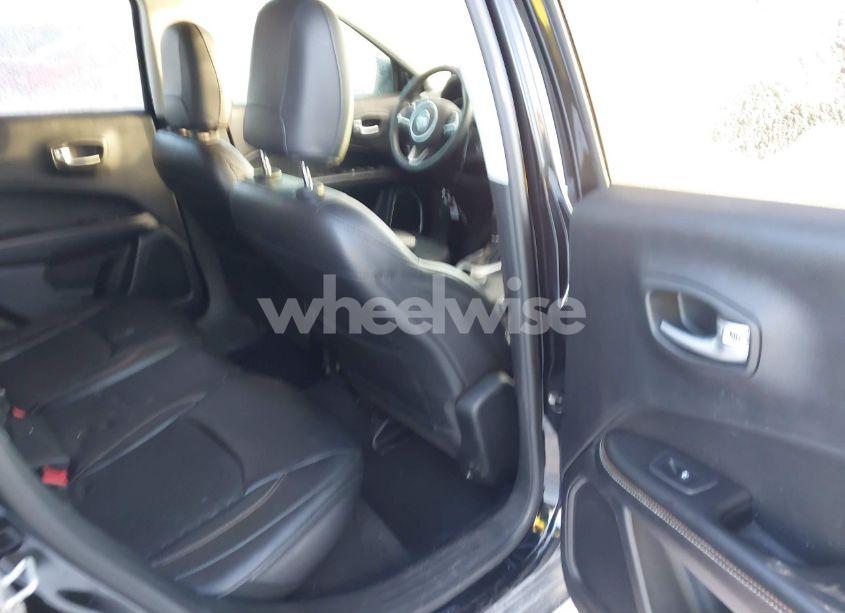 Photo 8 of 2018 Jeep Compass LATITUDE FWD (VIN 3C4NJCBBXJT487733)