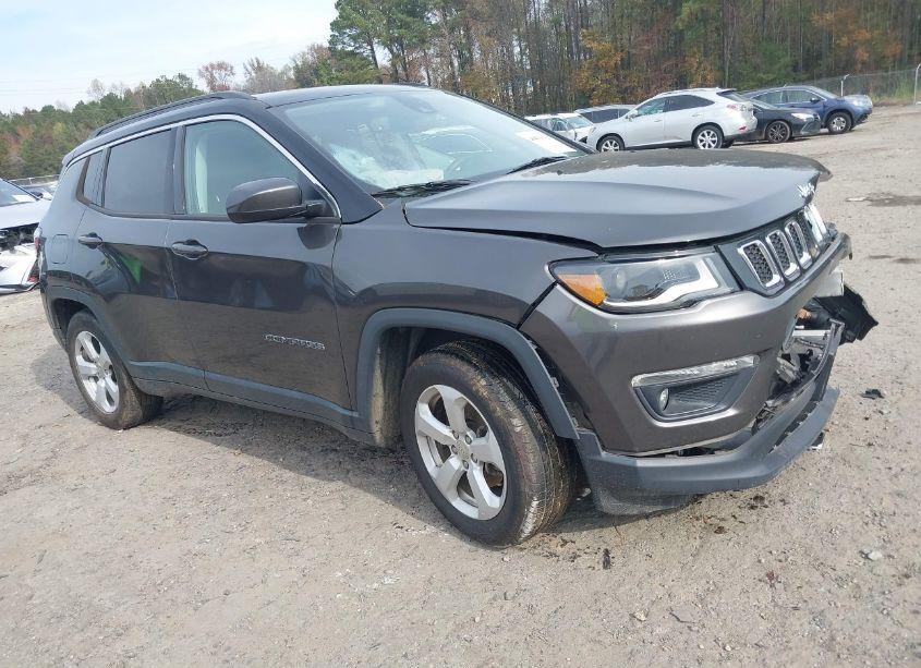 2018 Jeep Compass LATITUDE FWD (VIN 3C4NJCBBXJT489501) main photo