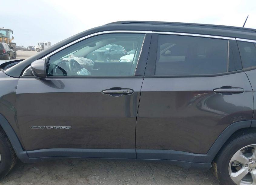 Photo 14 of 2018 Jeep Compass LATITUDE FWD (VIN 3C4NJCBBXJT489501)