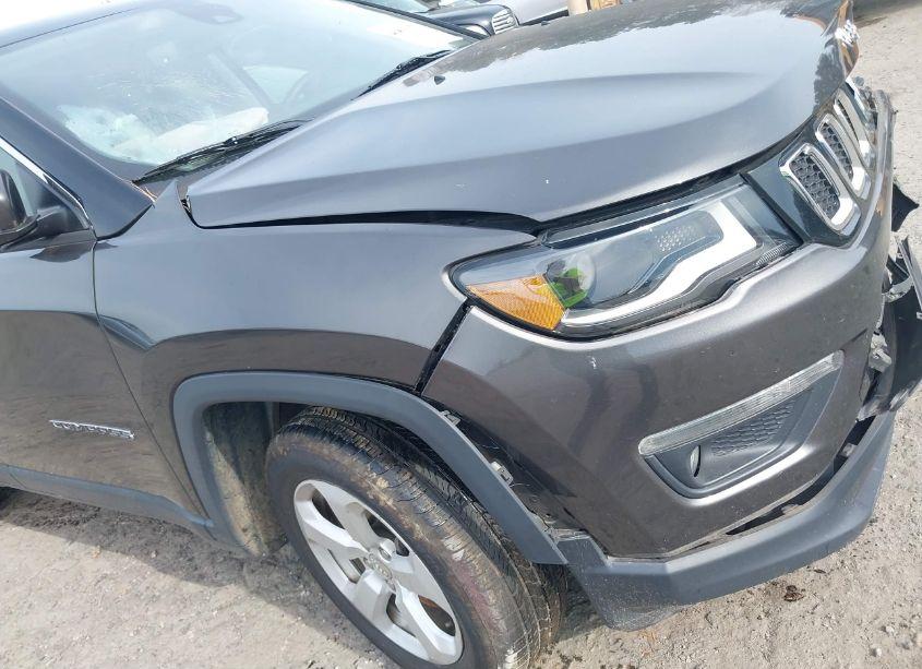 Photo 17 of 2018 Jeep Compass LATITUDE FWD (VIN 3C4NJCBBXJT489501)