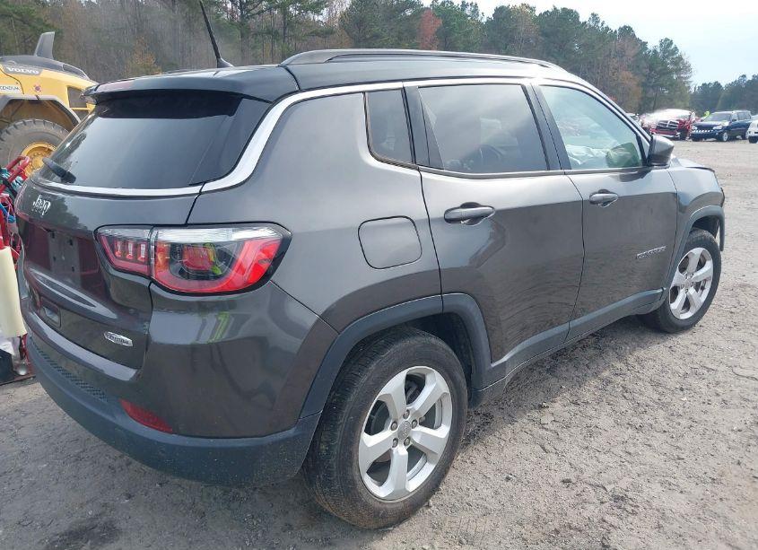 Photo 4 of 2018 Jeep Compass LATITUDE FWD (VIN 3C4NJCBBXJT489501)