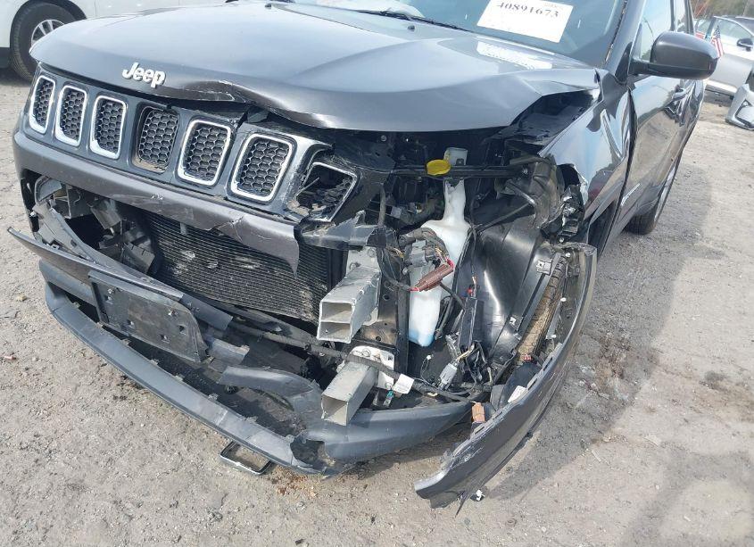 Photo 6 of 2018 Jeep Compass LATITUDE FWD (VIN 3C4NJCBBXJT489501)