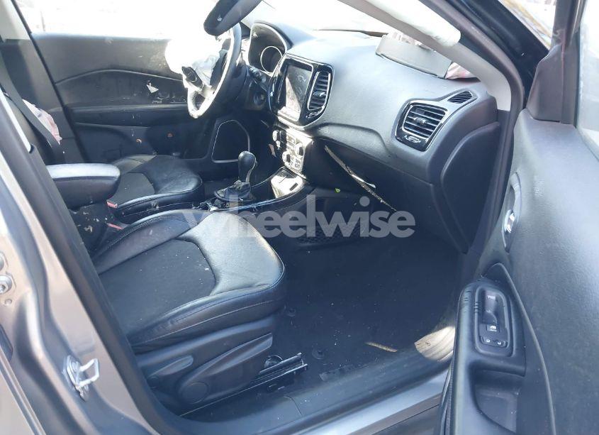 Photo 5 of 2019 Jeep Compass ALTITUDE FWD (VIN 3C4NJCBBXKT636840)