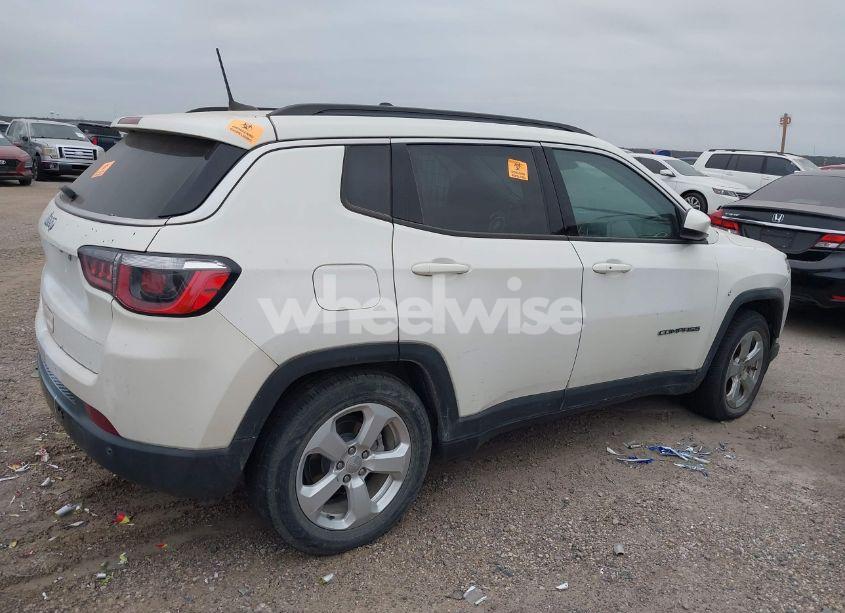 Photo 14 of 2019 Jeep Compass LATITUDE FWD (VIN 3C4NJCBBXKT802046)