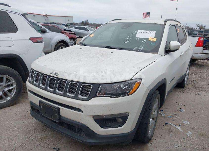 Photo 2 of 2019 Jeep Compass LATITUDE FWD (VIN 3C4NJCBBXKT802046)