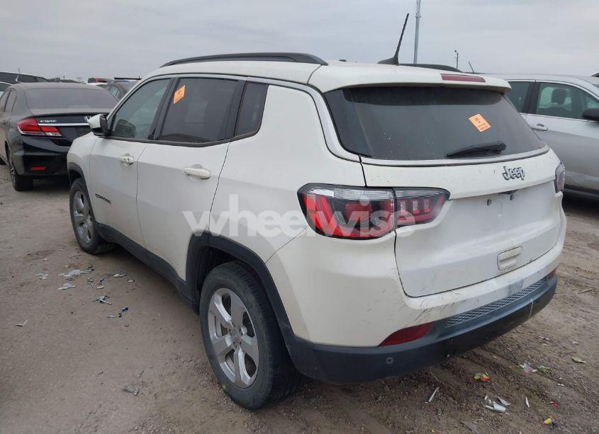 Photo 3 of 2019 Jeep Compass LATITUDE FWD (VIN 3C4NJCBBXKT802046)